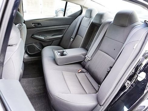 Used 2025 Nissan Altima 2.5 SV FWD image 15