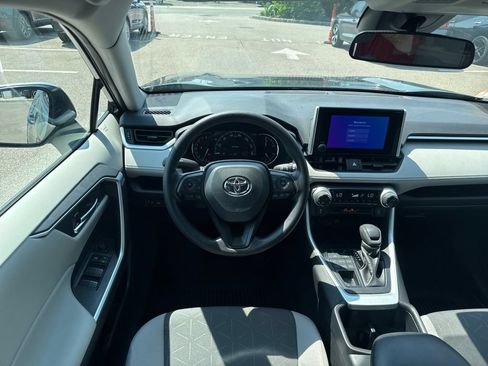 Used 2025 Toyota RAV4 XLE AWD/4WD image 12