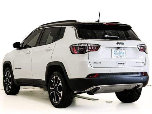 Used 2023 Jeep Compass Limited w/ Sun and Sound Group AWD/4WD image 9