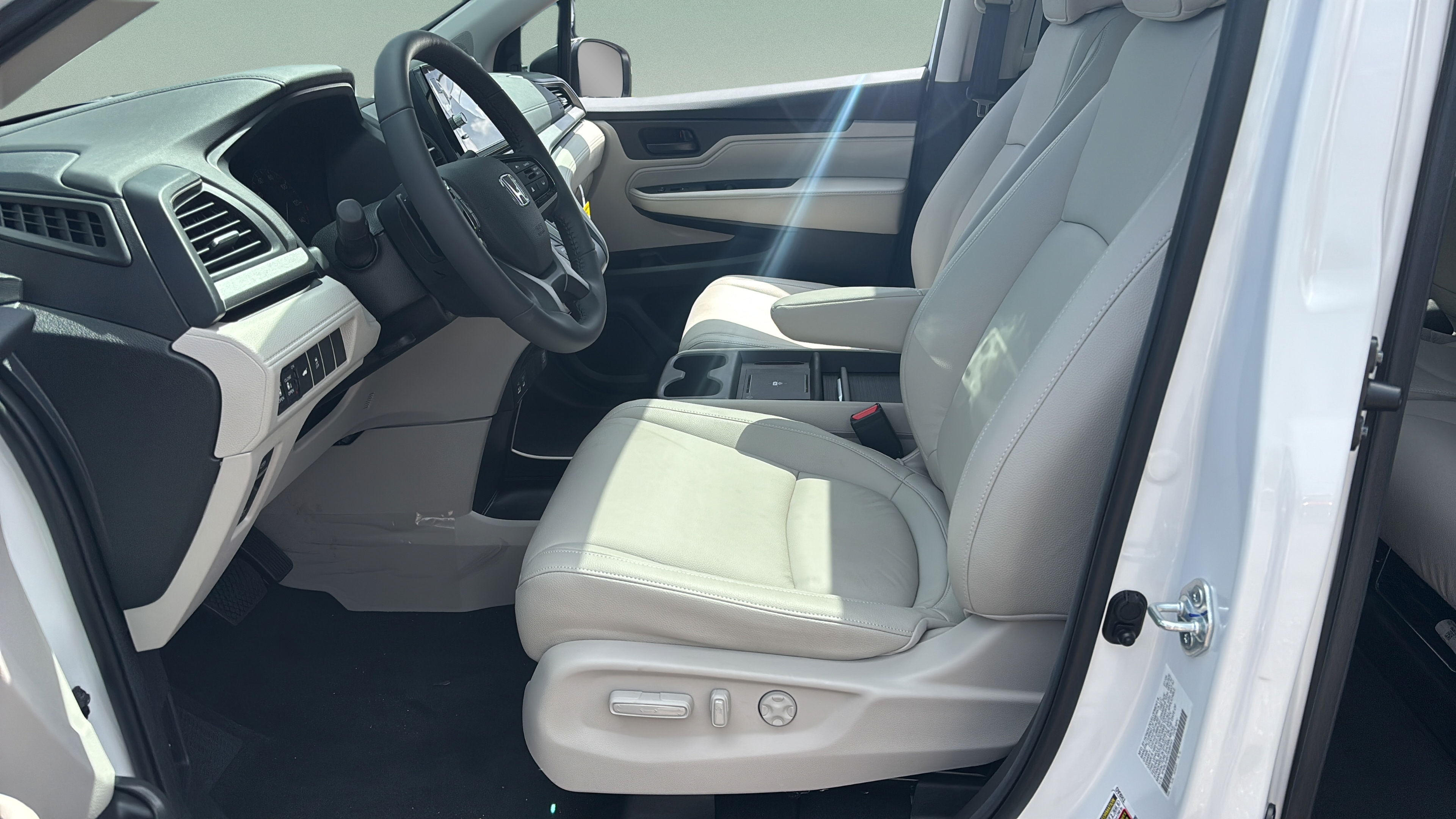 New 2026 Honda Odyssey EX-L image 9