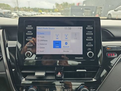 Used 2024 Toyota Camry SE image 25