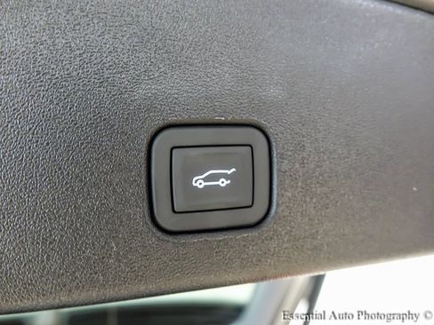 New 2026 Cadillac Optiq Luxury 2 image 19