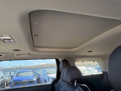 New 2026 Kia Carnival SX Prestige FWD image 11