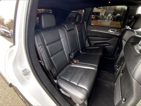 Used 2022 Jeep Grand Cherokee Limited image 18
