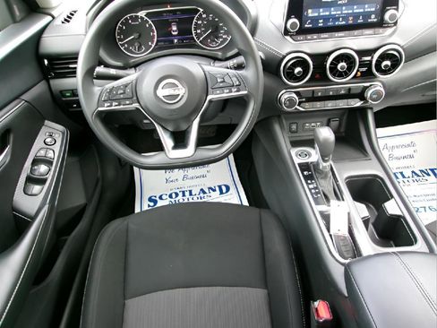 Used 2024 Nissan Sentra SV FWD image 11
