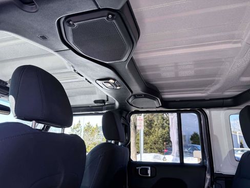 Used 2021 Jeep Wrangler Unlimited Sahara w/ LED Lighting Group image 27