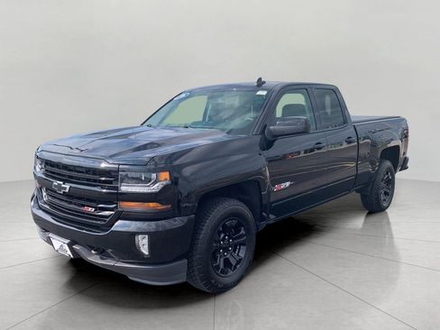 Used 2017 Chevrolet Silverado 1500 LT w/ Midnight Edition AWD/4WD image 4