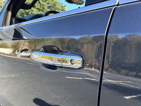 Used 2024 Chevrolet Silverado 1500 High Country image 32