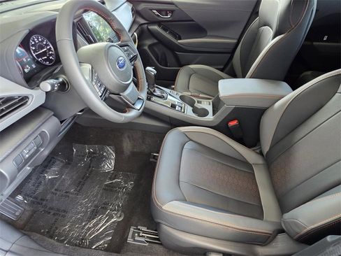 New 2025 Subaru Crosstrek 2.5i Limited w/ Popular Package #3A image 8