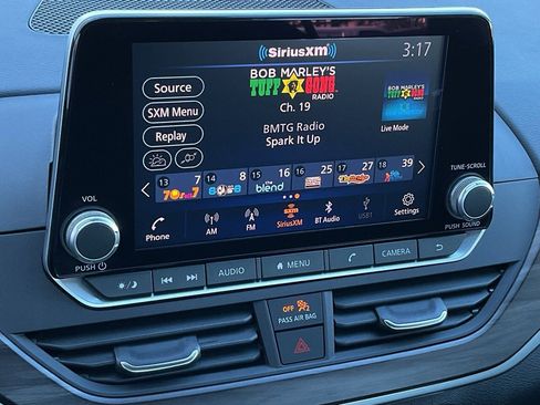 Used 2025 Nissan Altima 2.5 SV image 28