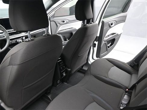 Used 2025 Jeep Compass Sport image 20