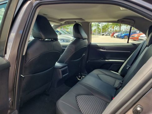 Used 2024 Toyota Camry SE w/ Convenience Package FWD image 7