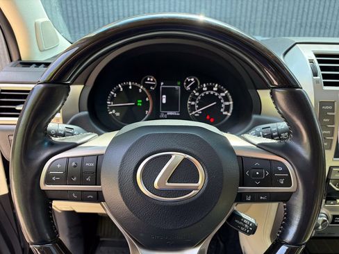 Used 2021 Lexus GX 460 Luxury w/ Sport Design Package AWD/4WD image 40