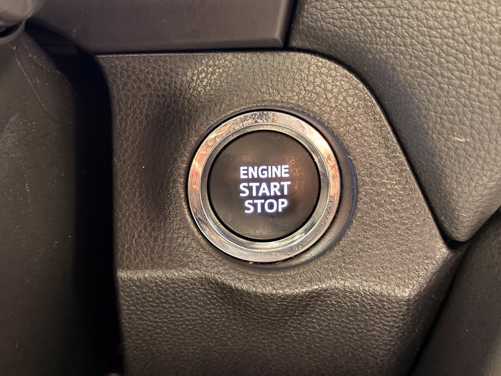 Used 2025 Toyota RAV4 XLE FWD image 21