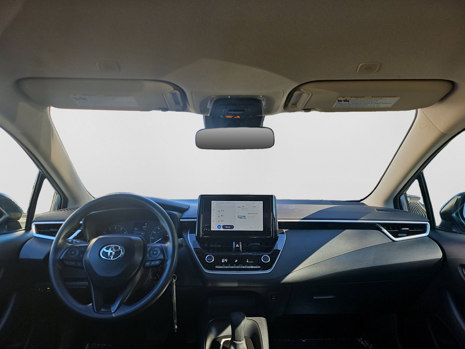 Used 2025 Toyota Corolla LE FWD image 37
