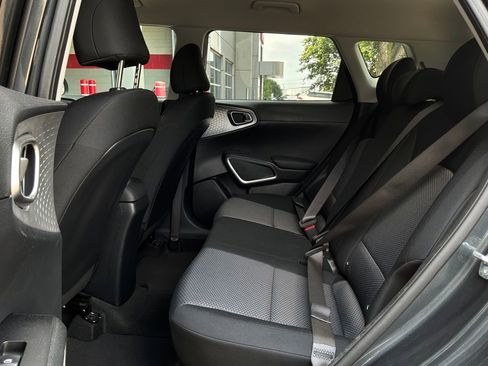 Used 2025 Kia Soul LX w/ LX Technology Package FWD image 11