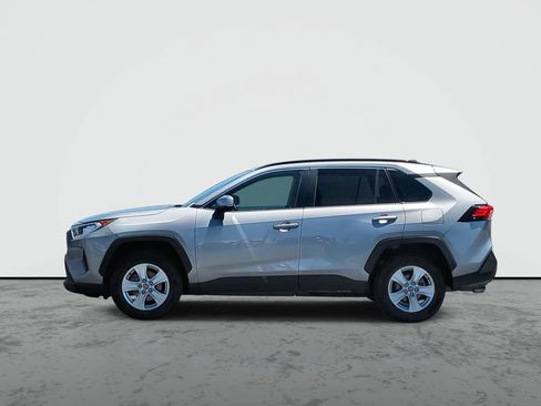 Used 2020 Toyota RAV4 XLE AWD/4WD image 5