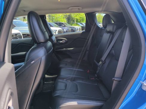 Used 2023 Jeep Cherokee Altitude Lux AWD/4WD image 13