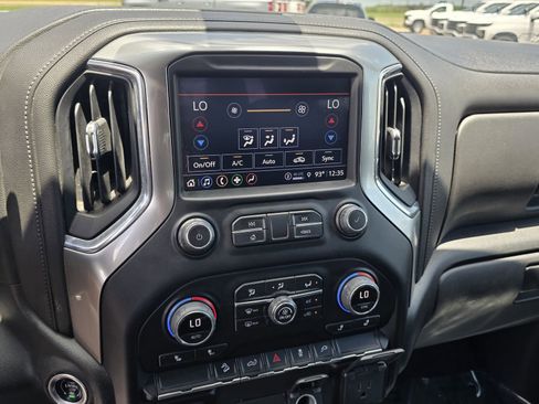 Used 2022 Chevrolet Silverado 1500 LT Trail Boss w/ Convenience Package II AWD/4WD image 11