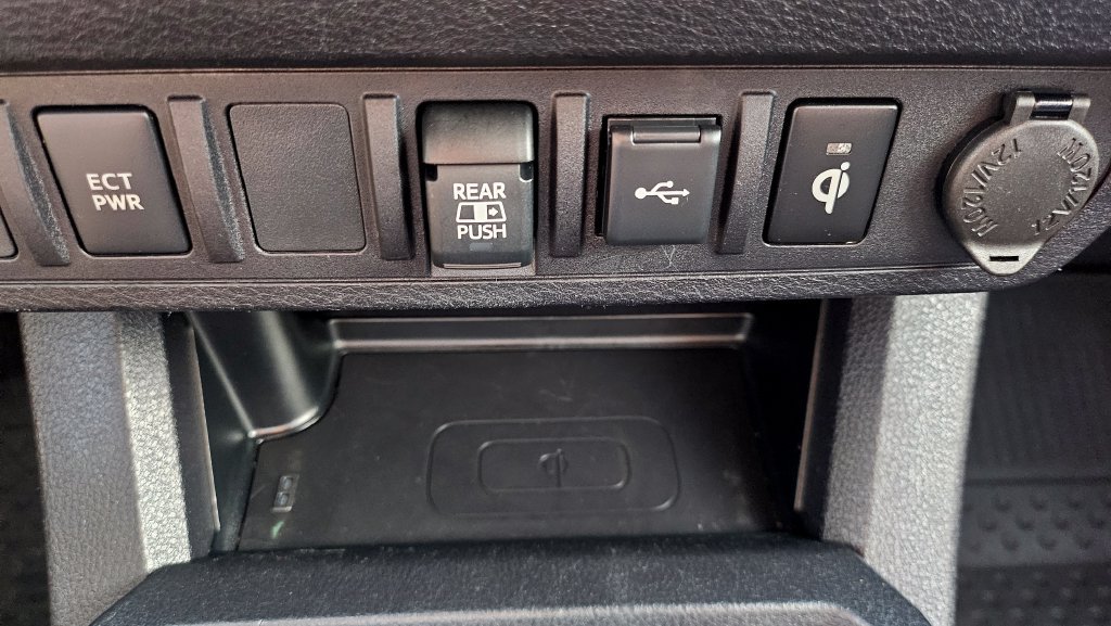 Used 2022 Toyota Tacoma TRD Sport w/ Black Out Package (TMS) RWD image 35