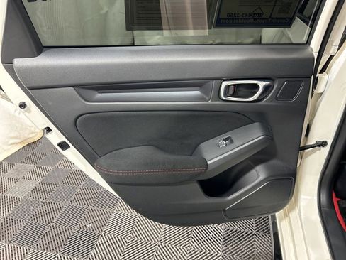 Used 2025 Honda Civic Type R image 16