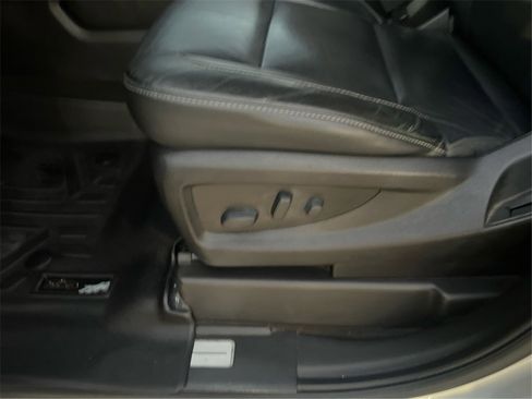 Used 2018 Chevrolet Tahoe LT image 19