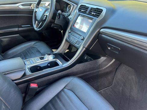 Certified 2018 Ford Fusion Energi SE FWD image 16