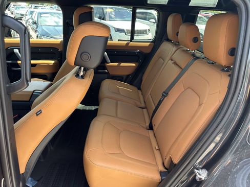 Used 2024 Land Rover Defender 110 V8 AWD/4WD image 18
