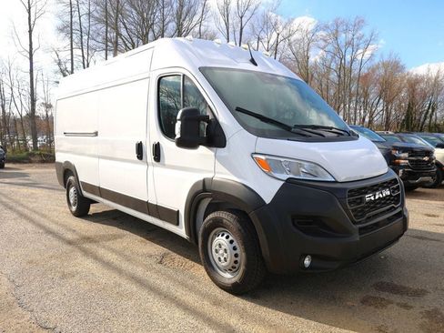 Used 2024 RAM ProMaster 2500 w/ Convenience Group image 7
