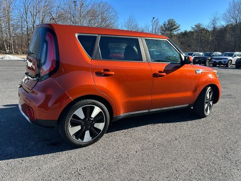 Used 2018 Kia Soul + image 7