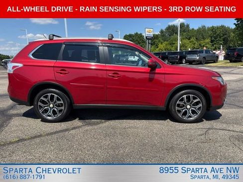 Used 2015 Mitsubishi Outlander GT AWD/4WD image 3