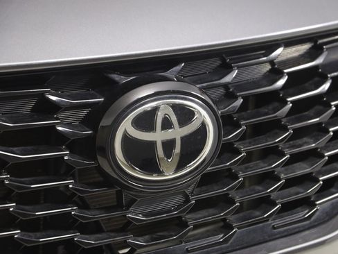 Used 2023 Toyota Highlander XSE image 17