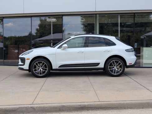 Certified 2026 Porsche Macan AWD/4WD image 2