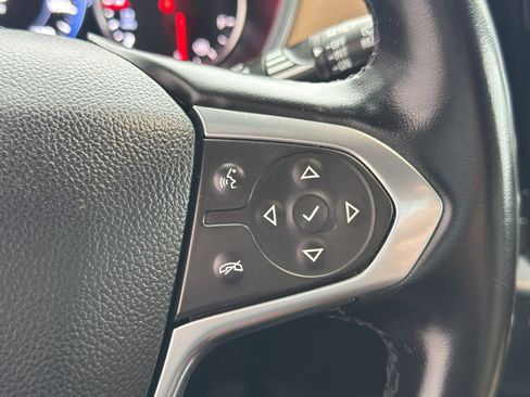 Used 2023 Chevrolet Traverse Premier image 14