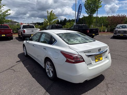 Used 2013 Nissan Altima 2.5 SV FWD image 8