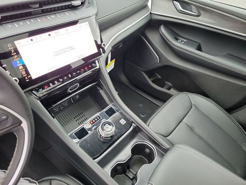 New 2026 Jeep Grand Cherokee Limited w/ Luxury Tech Group II RWD image 10