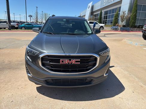 Used 2018 GMC Terrain SLE w/ Driver Convenience Package image 3