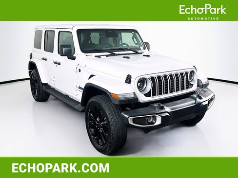 Used 2025 Jeep Wrangler Unlimited Sahara AWD/4WD image 1