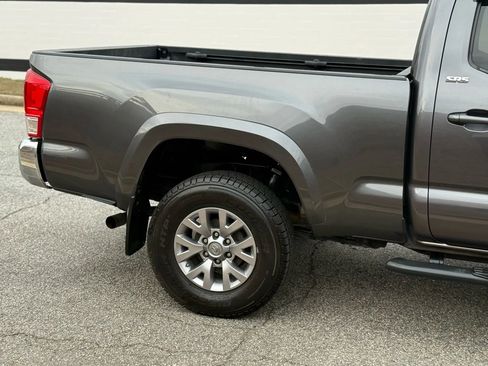 Used 2017 Toyota Tacoma SR5 w/ Tow Package image 8