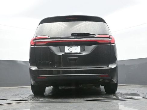 Used 2021 Chrysler Pacifica Touring-L w/ Uconnect Theater Family Group image 52