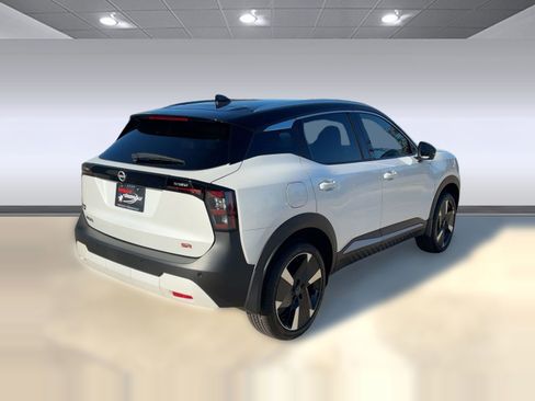 New 2026 Nissan Kicks SR image 9