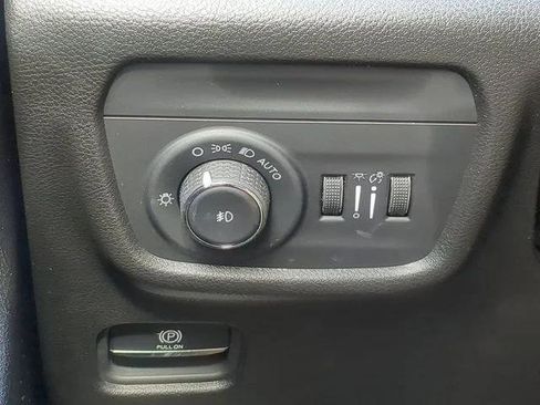 Certified 2023 Jeep Grand Cherokee Limited RWD image 30