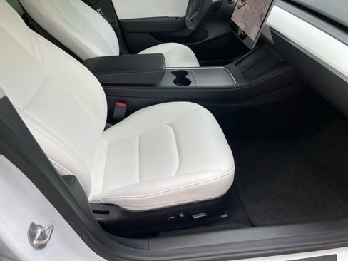 Used 2021 Tesla Model 3 Standard Range Plus image 18