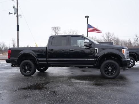 Used 2019 Ford F250 Platinum w/ Platinum Ultimate Package image 2