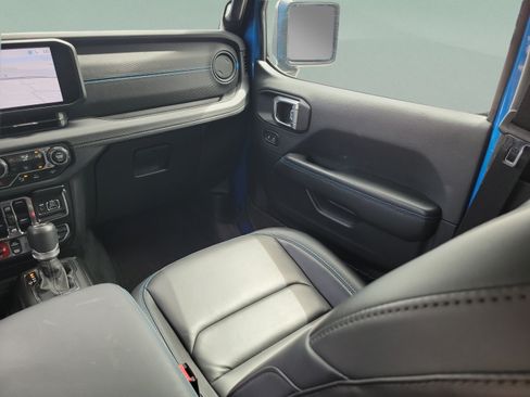 Used 2025 RAM 1500 Limited AWD/4WD image 10