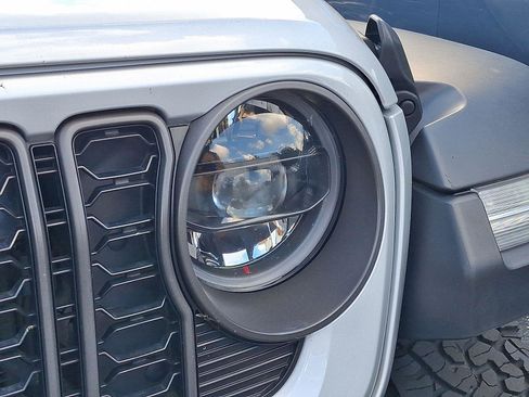 Certified 2024 Jeep Wrangler Unlimited Rubicon image 11