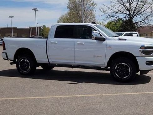 Used 2025 RAM 2500 Laramie AWD/4WD image 10