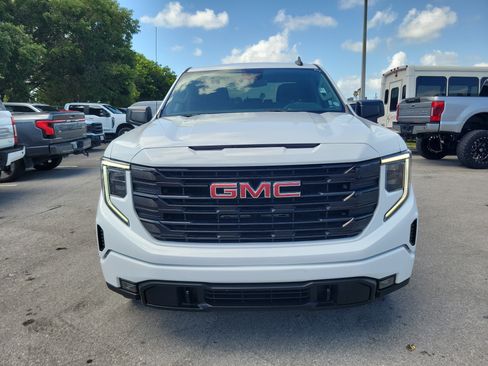 Used 2023 GMC Sierra 1500 Elevation AWD/4WD image 2