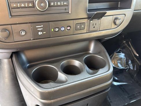 Used 2025 Chevrolet Express 3500 LT w/ LT Preferred Equipment Group image 21