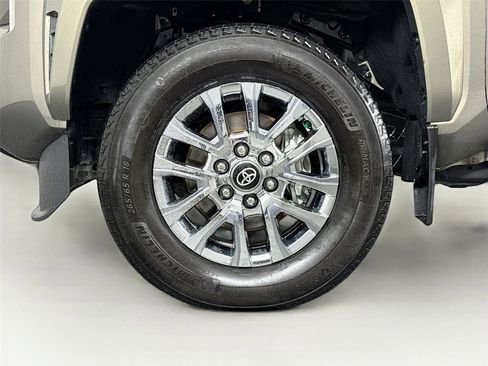 Certified 2025 Toyota Tacoma Limited AWD/4WD image 43